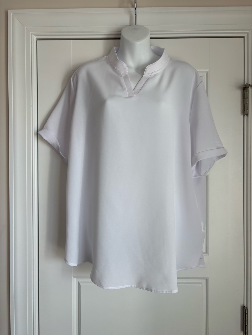 NWOT no name brand white top